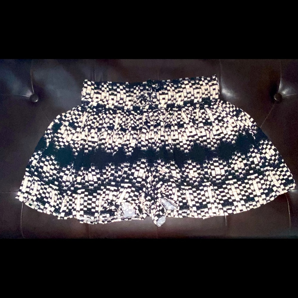 Black and Cream Printed Skort